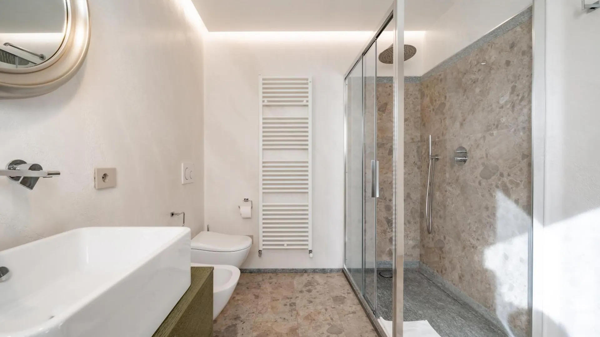 Villa Sunshine - Luxury Property, With Pool & Large Private Garden, Few Steps From The Beach, Ideal For Families, Large Groups And People With Mobility Issuess Dervio