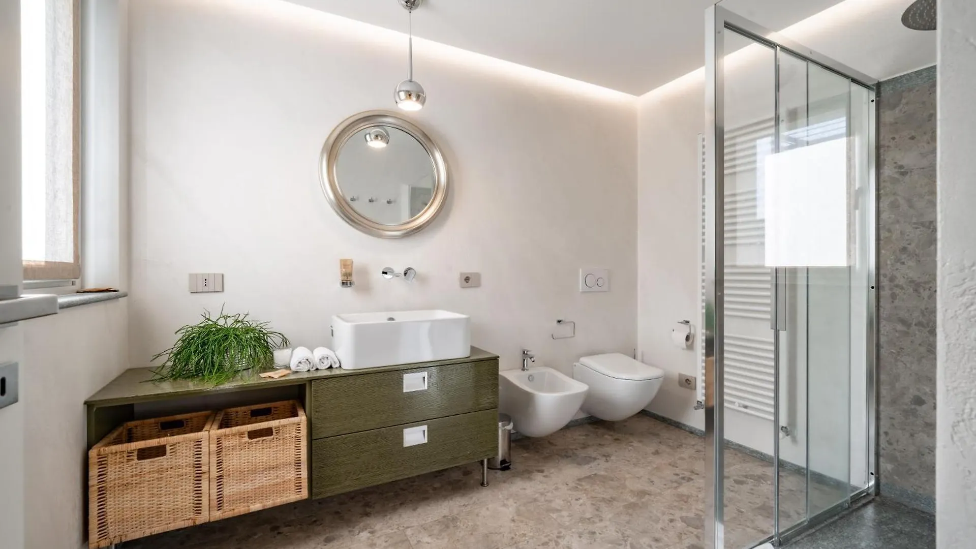 Villa Sunshine - Luxury Property, With Pool & Large Private Garden, Few Steps From The Beach, Ideal For Families, Large Groups And People With Mobility Issuess Dervio