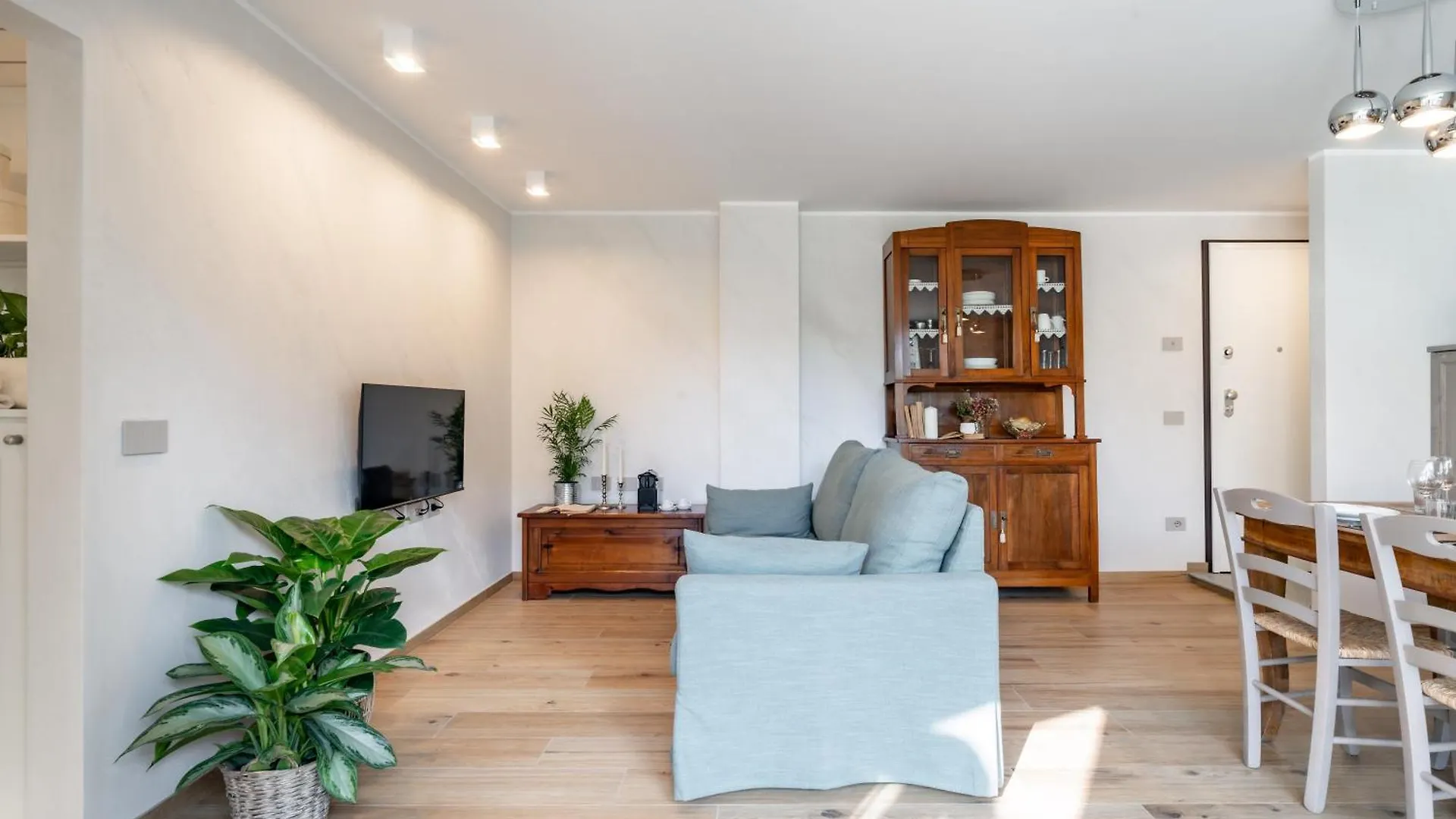 Villa Sunshine - Luxury Property, With Pool & Large Private Garden, Few Steps From The Beach, Ideal For Families, Large Groups And People With Mobility Issuess Dervio