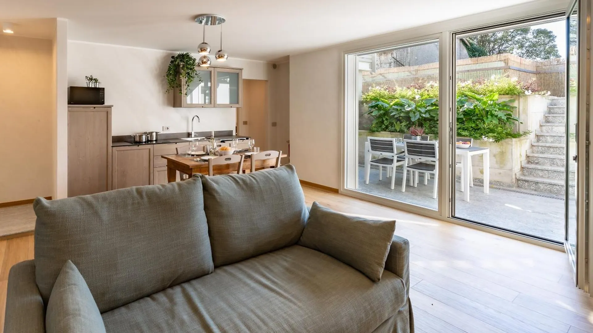 Villa Sunshine - Luxury Property, With Pool & Large Private Garden, Few Steps From The Beach, Ideal For Families, Large Groups And People With Mobility Issuess Dervio Italien