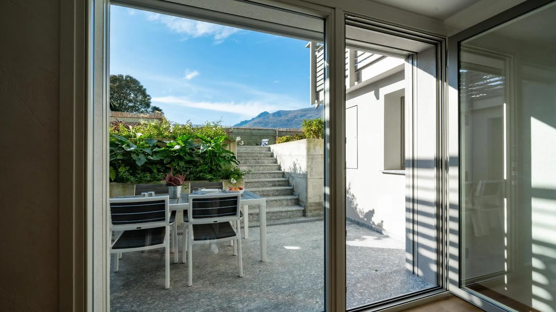 Villa Sunshine - Luxury Property, With Pool & Large Private Garden, Few Steps From The Beach, Ideal For Families, Large Groups And People With Mobility Issuess Dervio