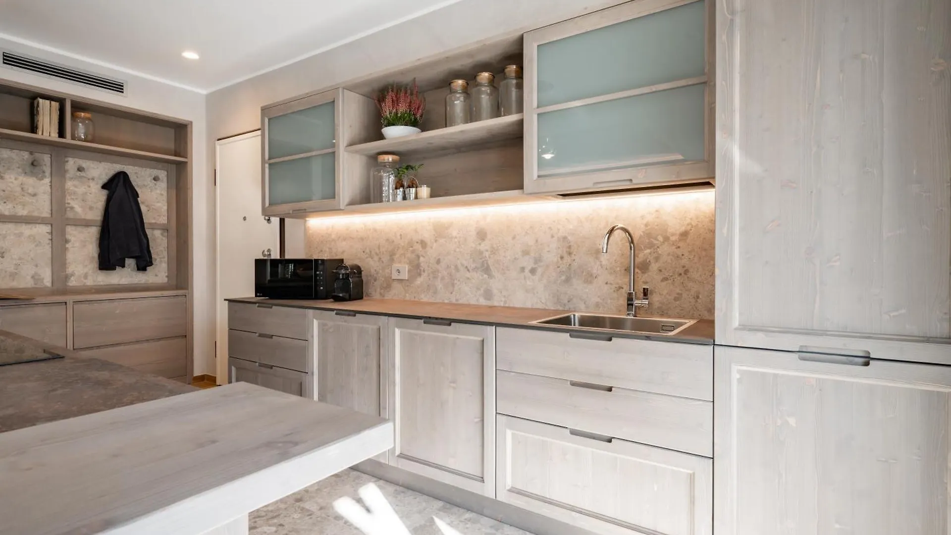 Villa Sunshine - Luxury Property, With Pool & Large Private Garden, Few Steps From The Beach, Ideal For Families, Large Groups And People With Mobility Issuess Dervio
